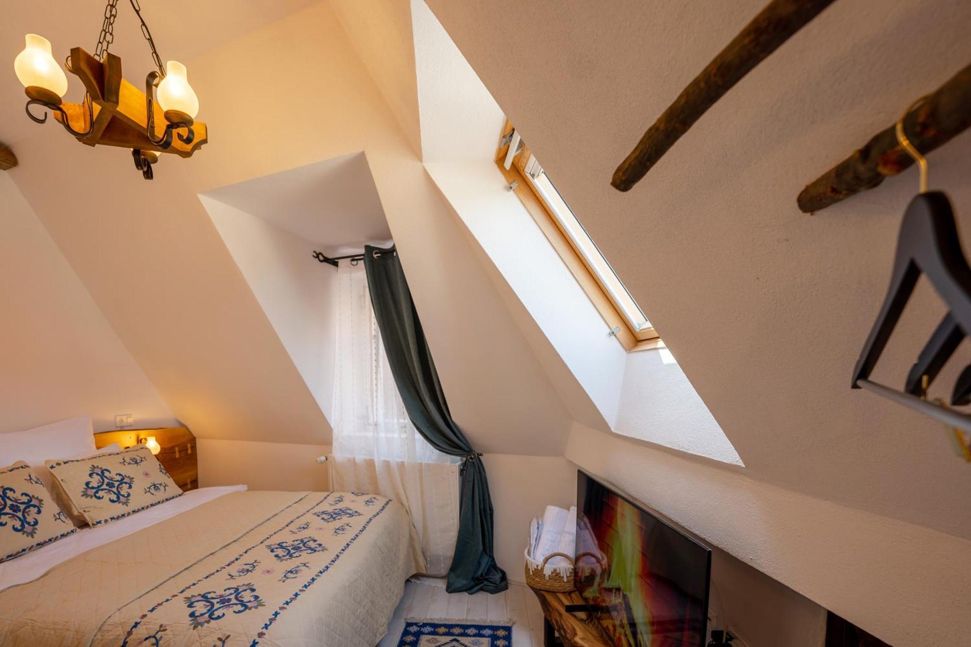 Blue House Citadel Apartment Sighisoara