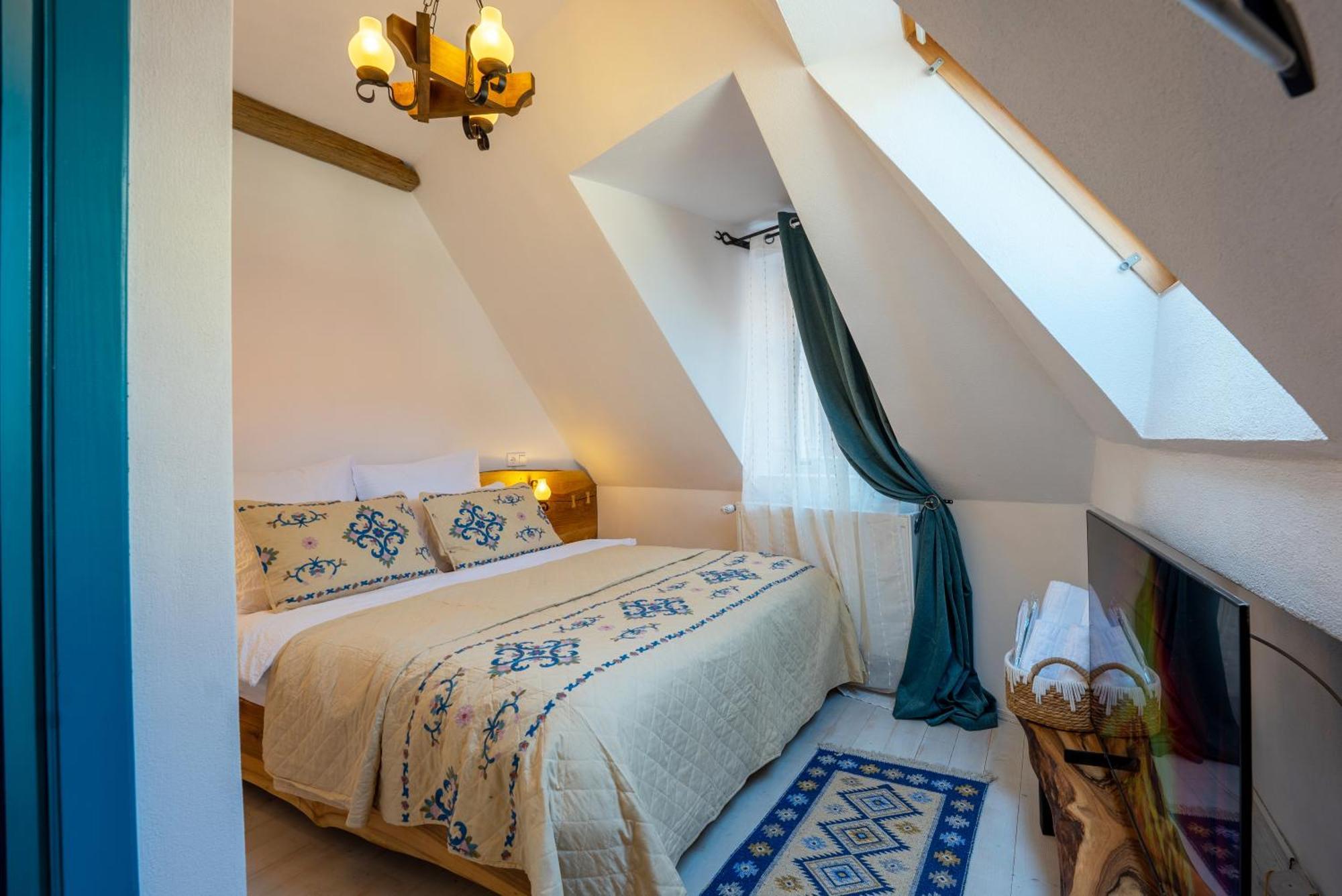 Blue House Citadel Apartment Sighisoara